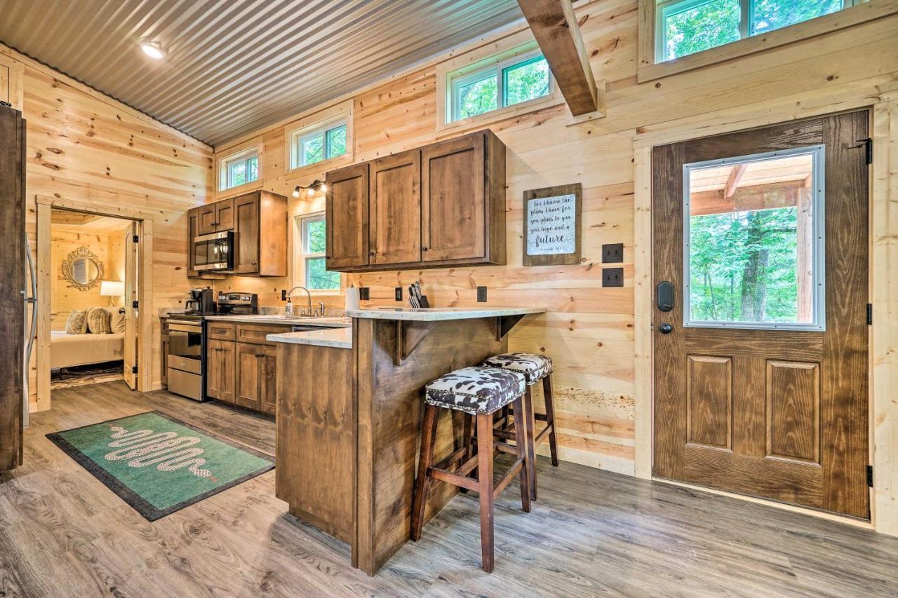 Stylish Cabin By Beavers Bend Hot Tub And Fire Pit Брокен-Боу Экстерьер фото